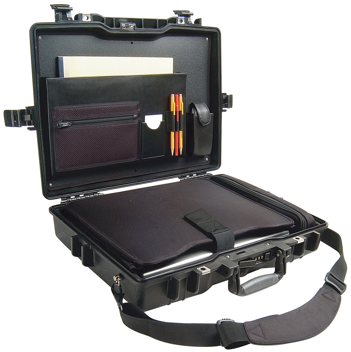 Pelican 1495CC1 Deluxe 17 in. Laptop Case Pelican 1495CC1 Deluxe 17 in. Laptop Case